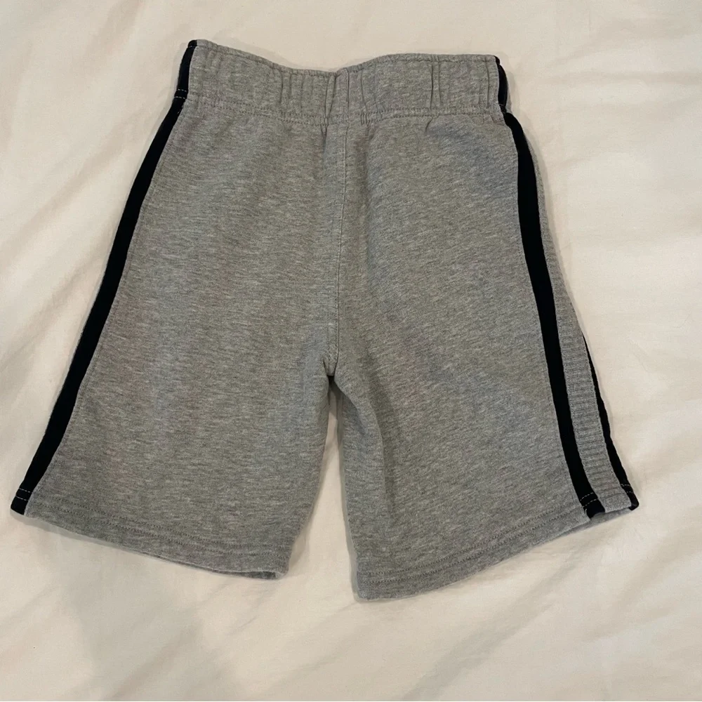 Boys Gymboree sweat shorts 6 gray navy